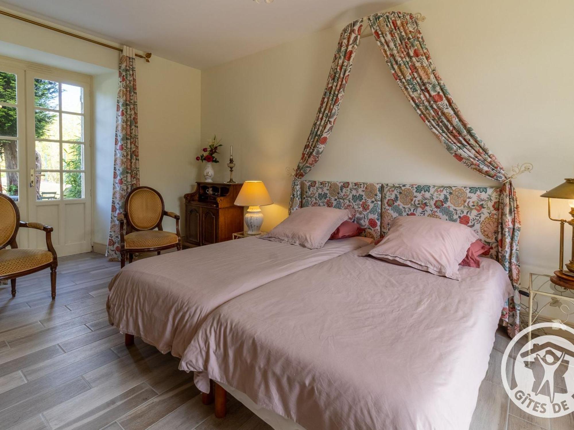 Sejour De Charme Avec Piscine A Saint-Georges-Sur-Layon, Proche De Saumur Et Des Chateaux De La Loire - Fr-1-622-81 Bed & Breakfast Doue-en-Anjou Ngoại thất bức ảnh